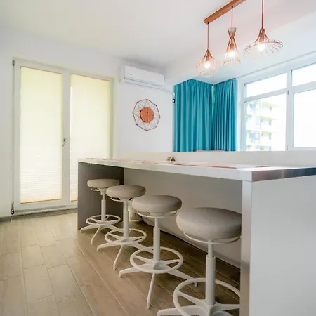 Promenada Mamaia Nord アパート ナボダリ