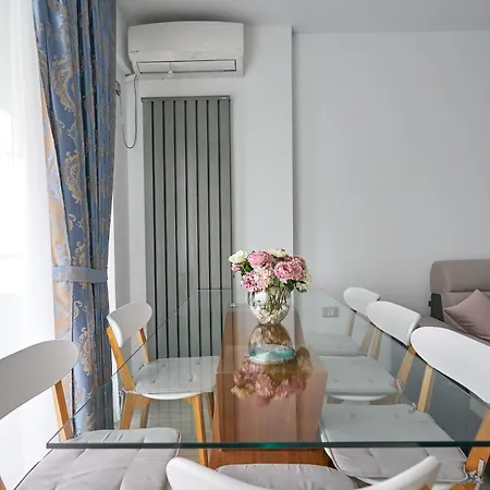 Promenada Mamaia Nord Апартаменты *